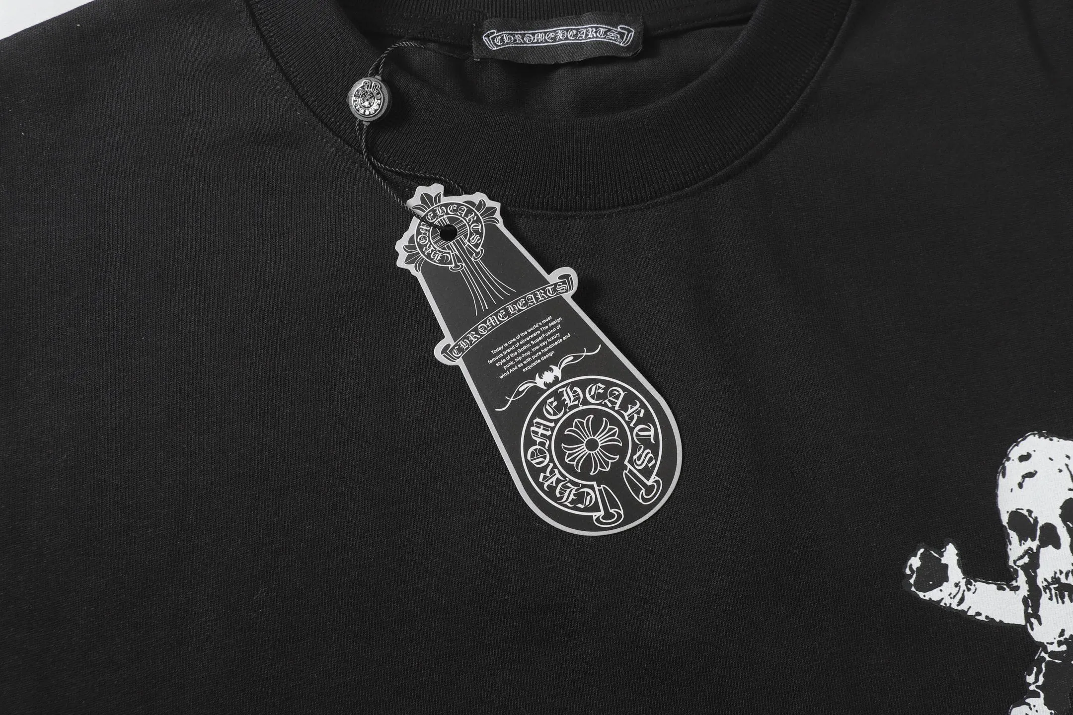 🅿️160 Chrome hearts ch Chrome hearts little monster printed short-sleeved t-shirt. Large version. Loose and stylish. Low version, slim and long version, upper body and crotch pull. 100% commitment: top quality, not fast food. The highest version on the market. Top quality, 280g, 26 counts of custom-dyed double yarn cotton, same style for men and women, complete with three standards. Color: black, white Size: XS-L